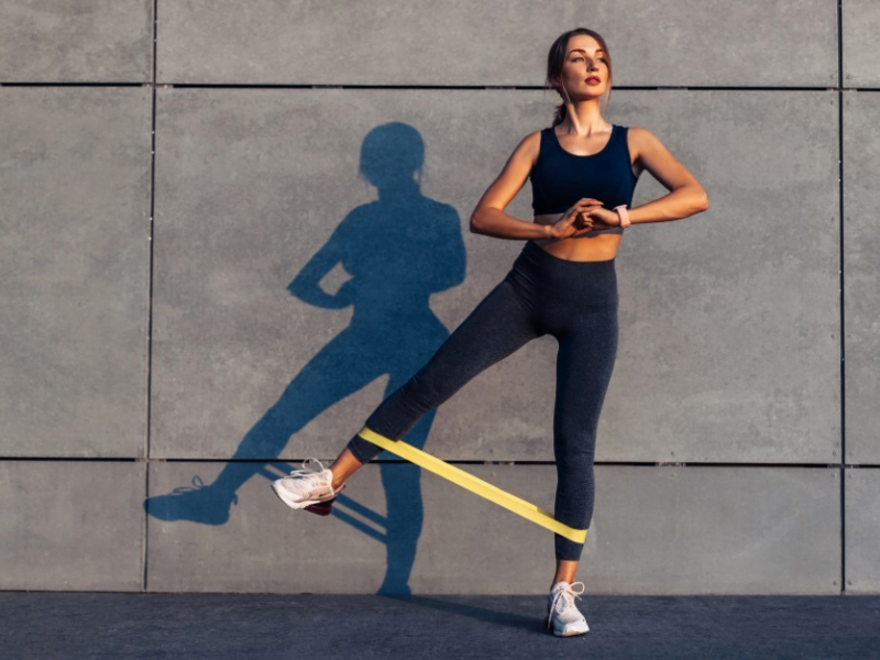 Branded Lateral Leg Raise Squat